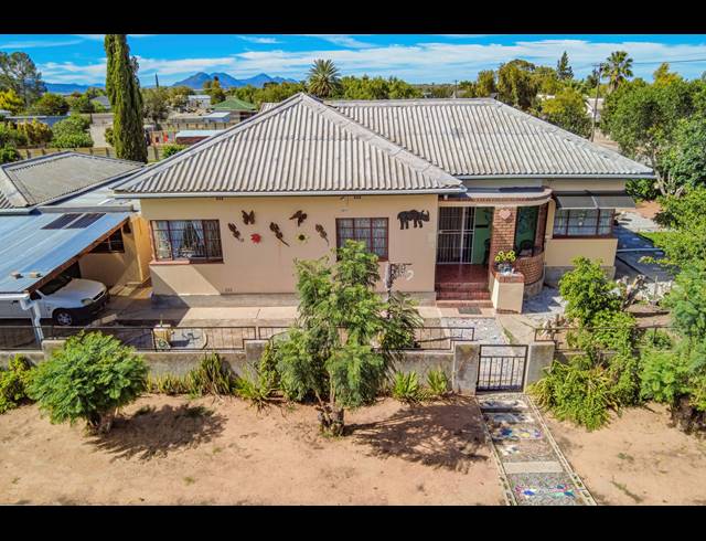 3 BEDROOM HOUSE FOR SALE IN GRAAFWATER
